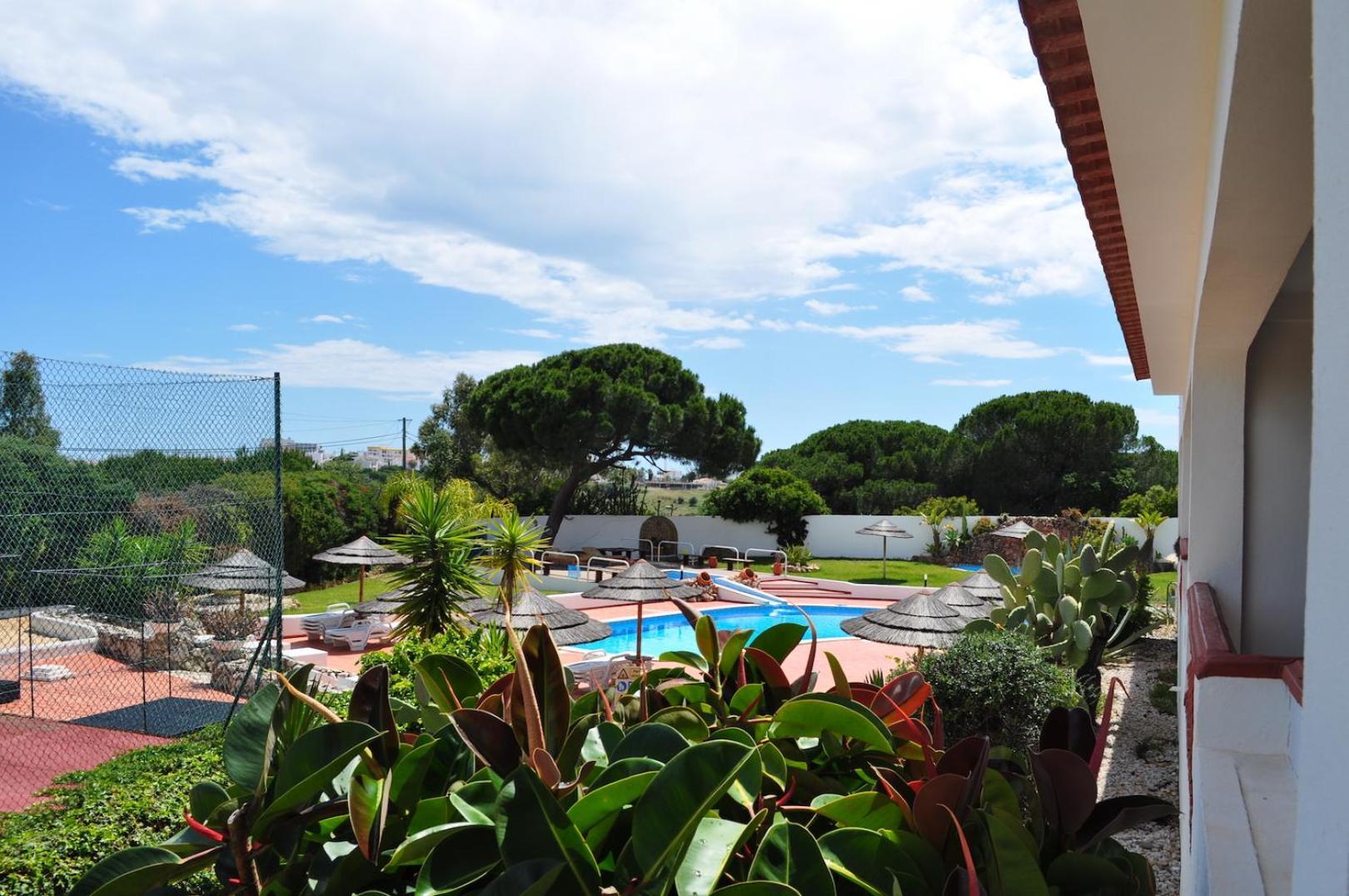 Apartment with Pool View
